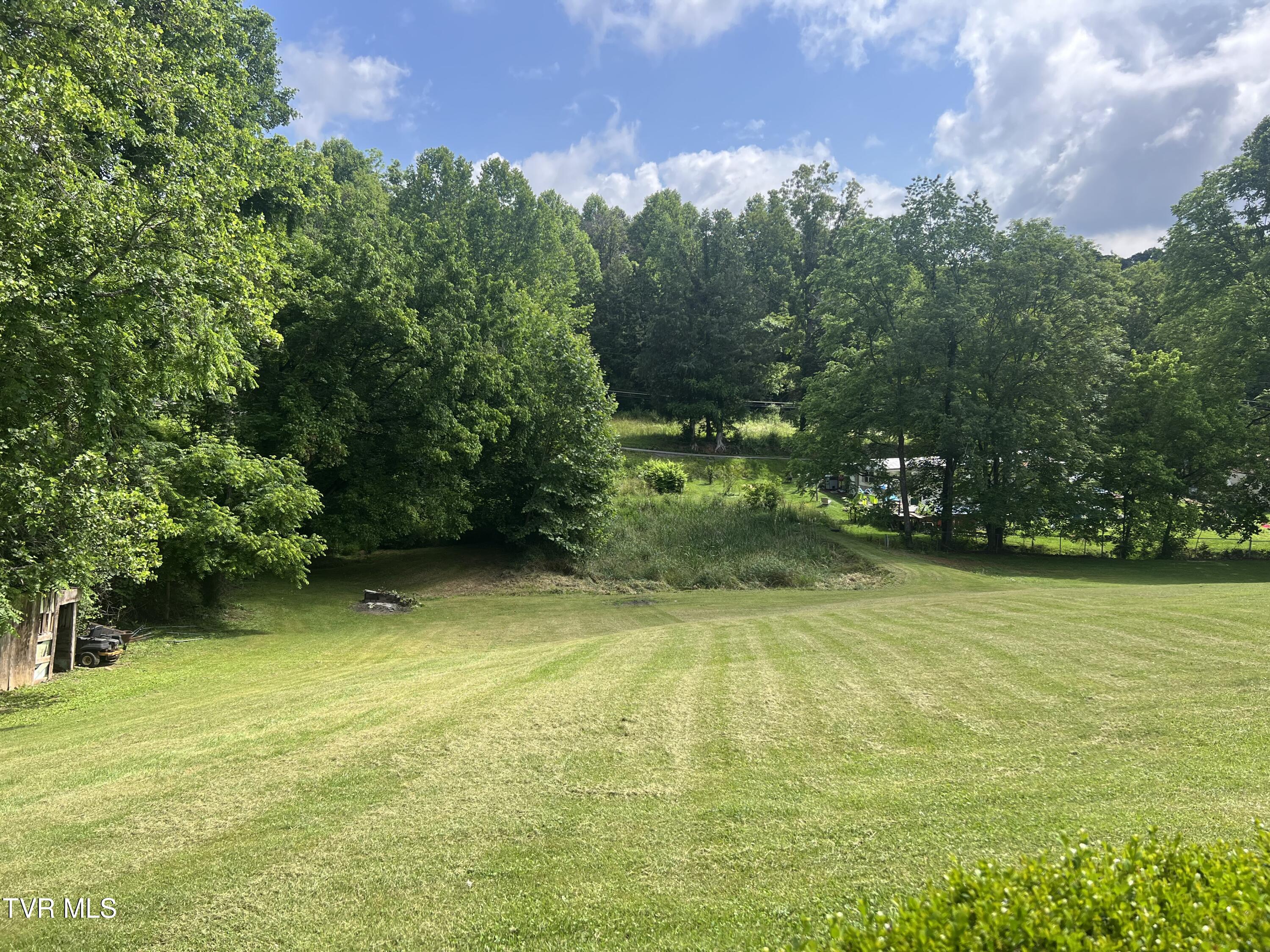 861 Hickory Tree Road Bristol, TN 37620 - Photo 37 of 40 IMG_1093