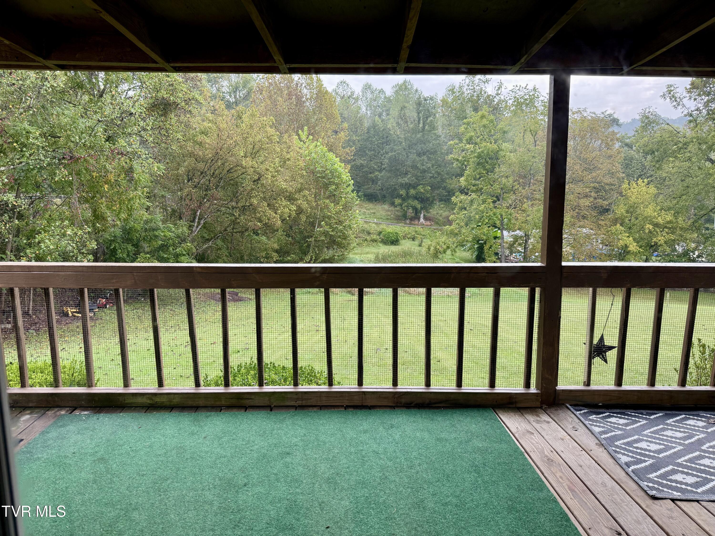 861 Hickory Tree Road Bristol, TN 37620 - Photo 9 of 40 IMG_3544