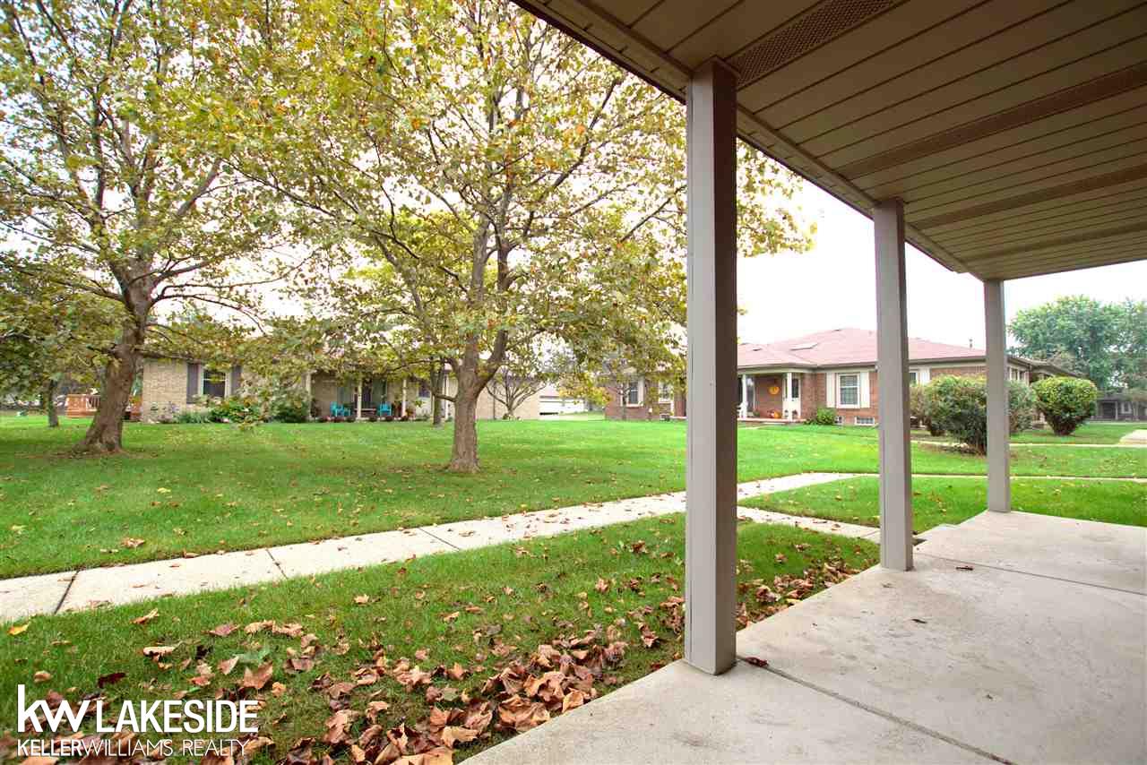 49536 Roxbury Court Utica, MI 48315 - Photo 3 of 20