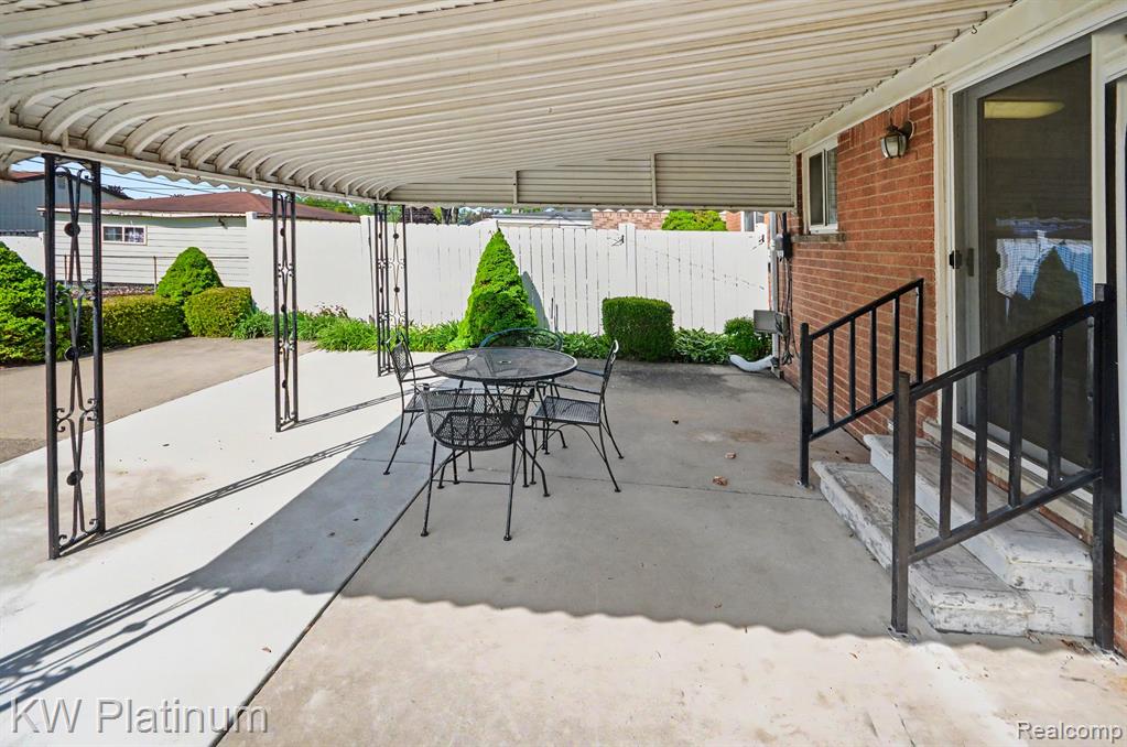 13646 Edwin Court Warren, MI 48088 - Photo 17 of 23