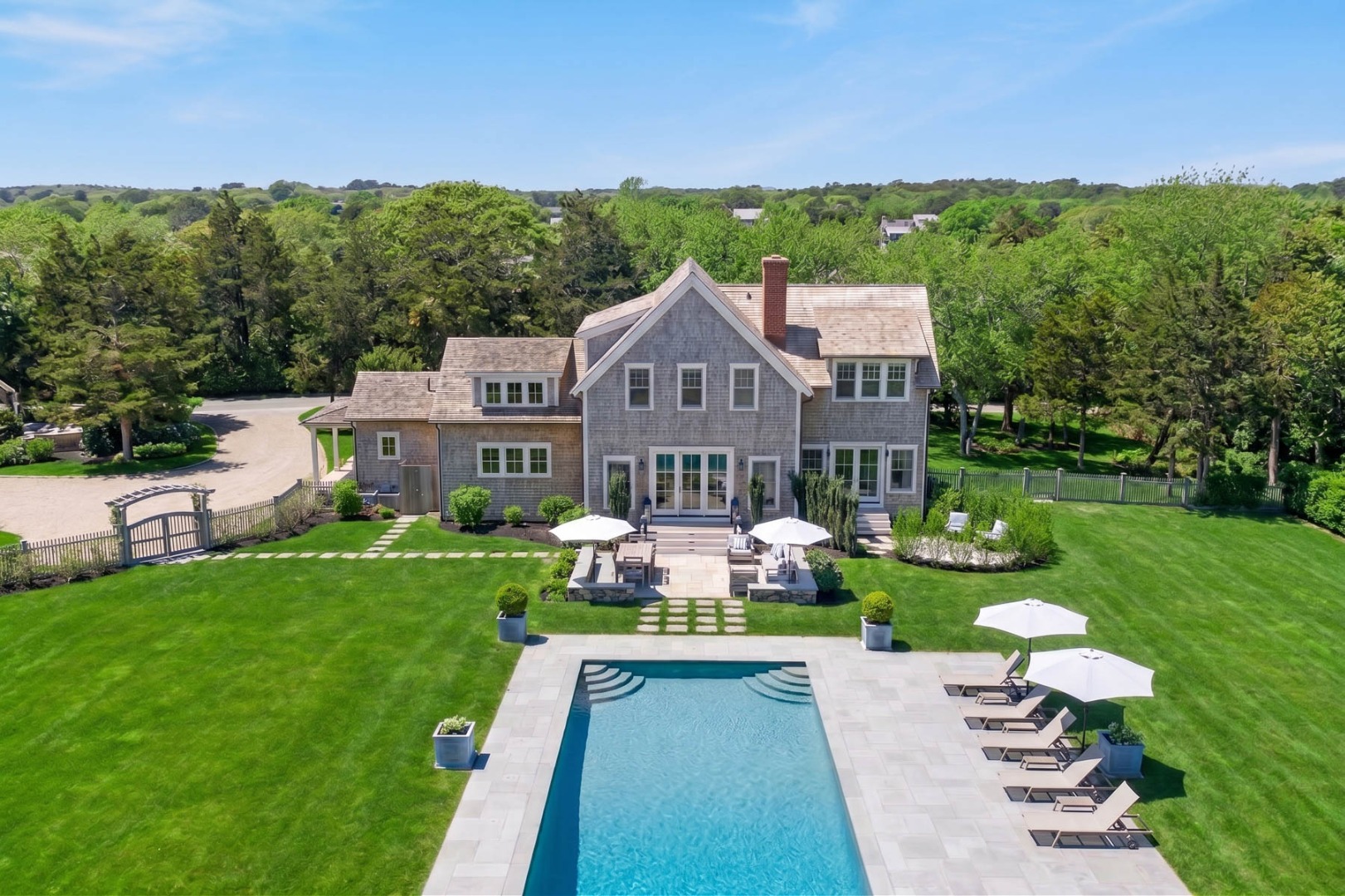 2 Noras Lane Edgartown, MA 02539 - Photo 3 of 46
