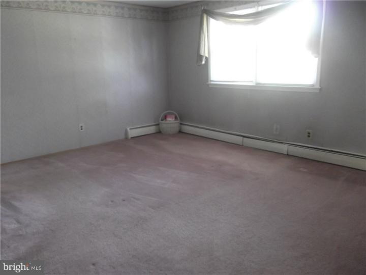 102 Rotterdam Road East Holland, PA 18966 - Photo 12 of 21 Bedroom - Main