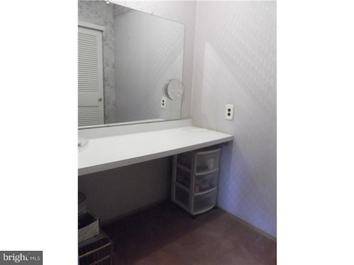 102 Rotterdam Road East Holland, PA 18966 - Photo 13 of 21 Bedroom - Main