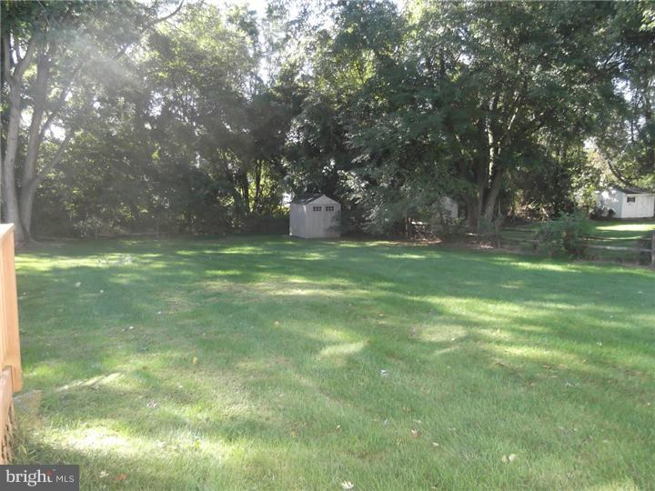 102 Rotterdam Road East Holland, PA 18966 - Photo 20 of 21 Exterior Back