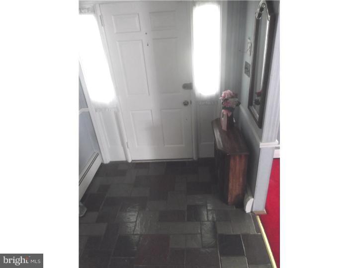 102 Rotterdam Road East Holland, PA 18966 - Photo 3 of 21 Foyer