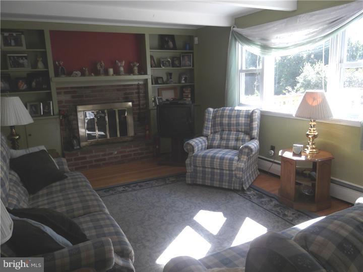 102 Rotterdam Road East Holland, PA 18966 - Photo 6 of 21 Family Room