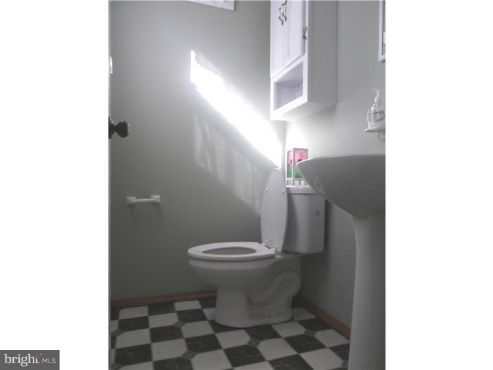 102 Rotterdam Road East Holland, PA 18966 - Photo 10 of 21 Bathroom