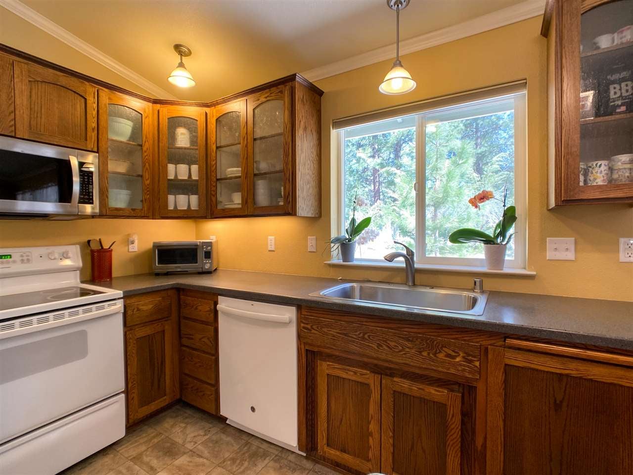 17804 Fisher Road Weed, CA 96094 - Photo 8 of 19 Gallery Image 8
