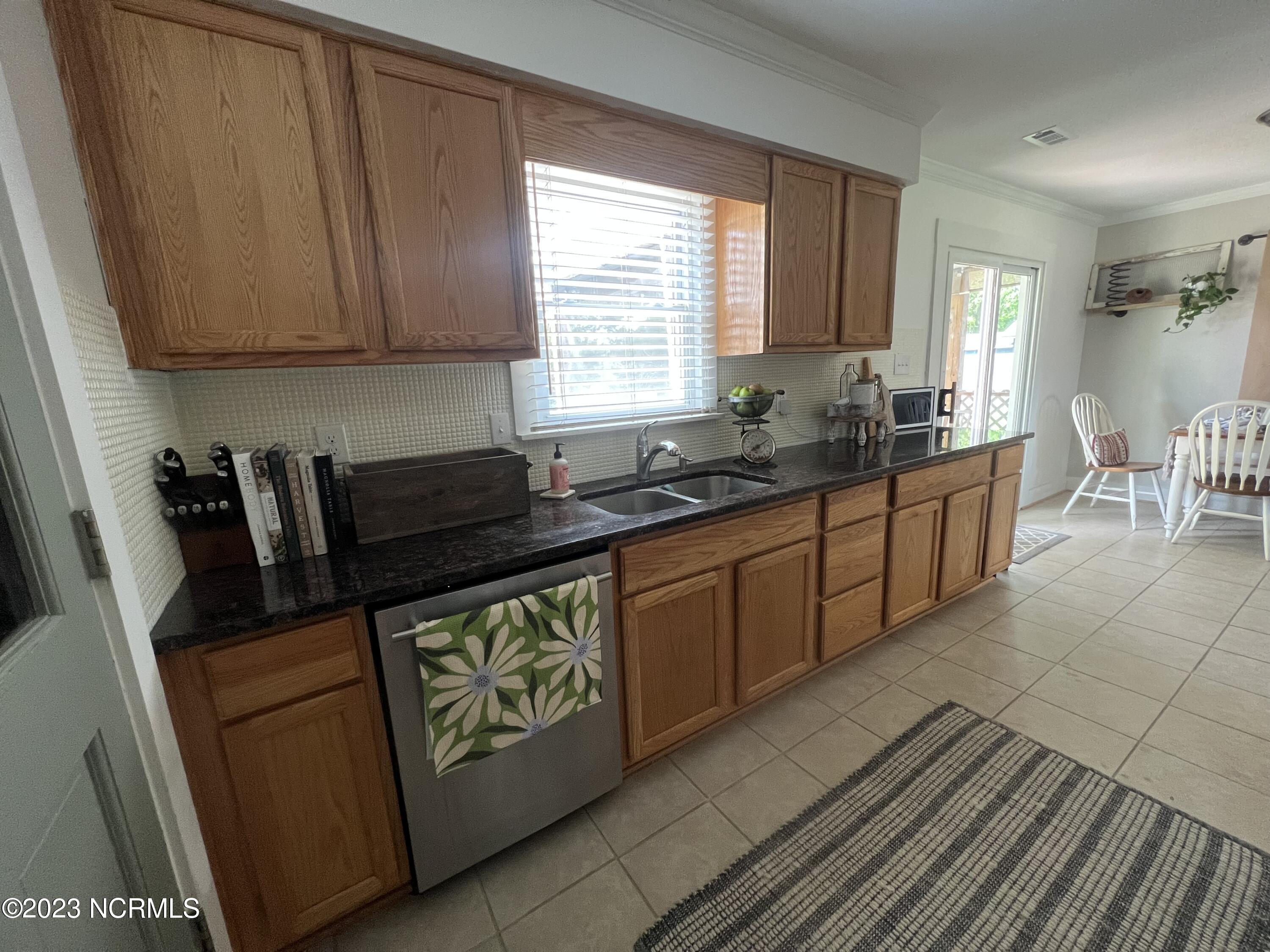 3103 Old Gate Road Morehead City, NC 28557 - Photo 17 of 28 Kitchen