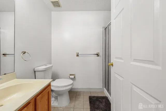 $2,550 | 108 Prestwick Way, Edison, NJ 08820