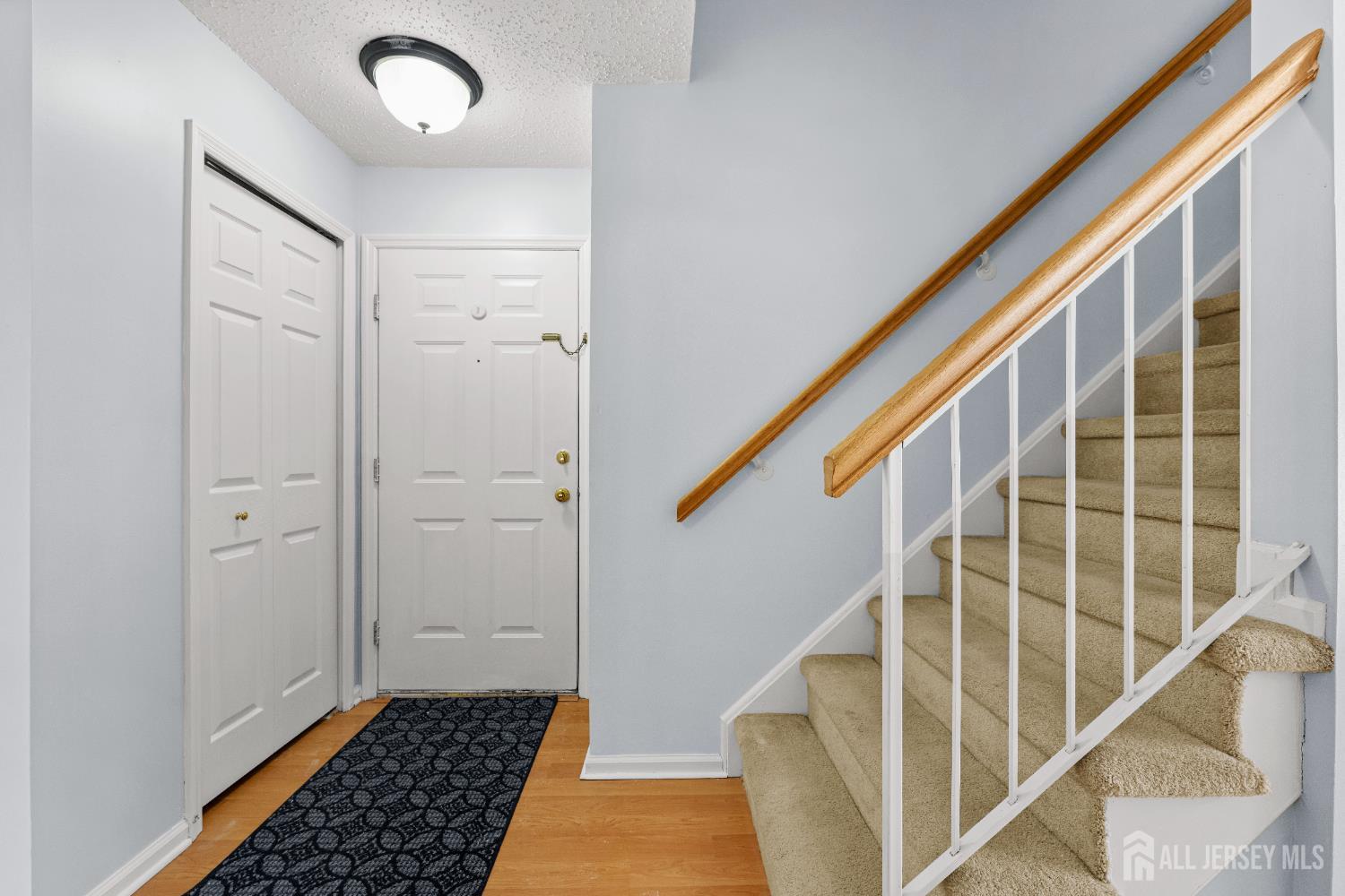 108 Prestwick Way Edison, NJ 08820 - Photo 3 of 22