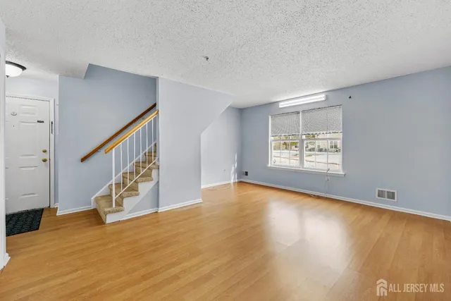 $2,550 | 108 Prestwick Way, Edison, NJ 08820