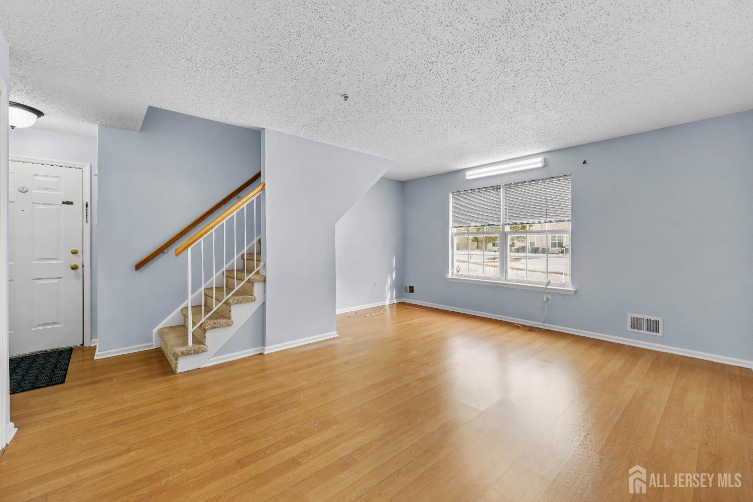 108 Prestwick Way Edison, NJ 08820 - Photo 4 of 22