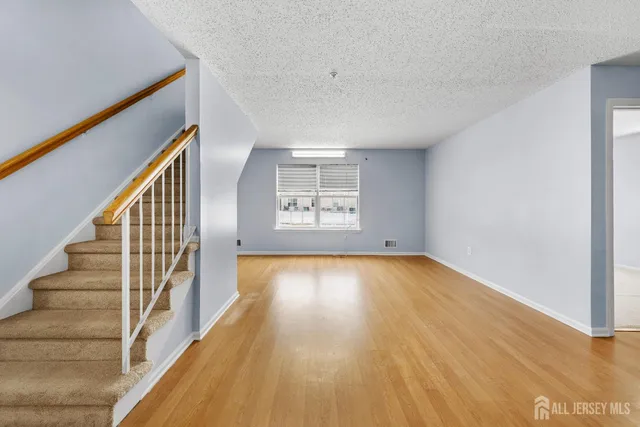 $2,550 | 108 Prestwick Way, Edison, NJ 08820