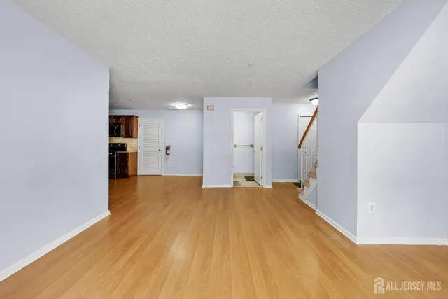 $2,550 | 108 Prestwick Way, Edison, NJ 08820