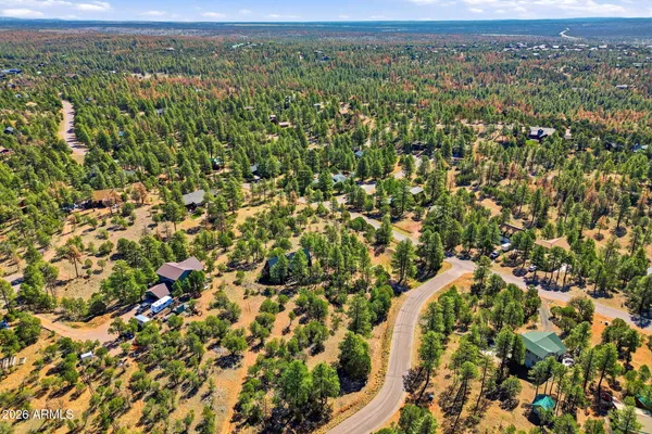 $599,999 | 2250 Grizzly Drive, Overgaard, AZ 85933