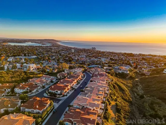 $2,889,000 | 5448 Caminito Bayo, La Jolla, CA 92037