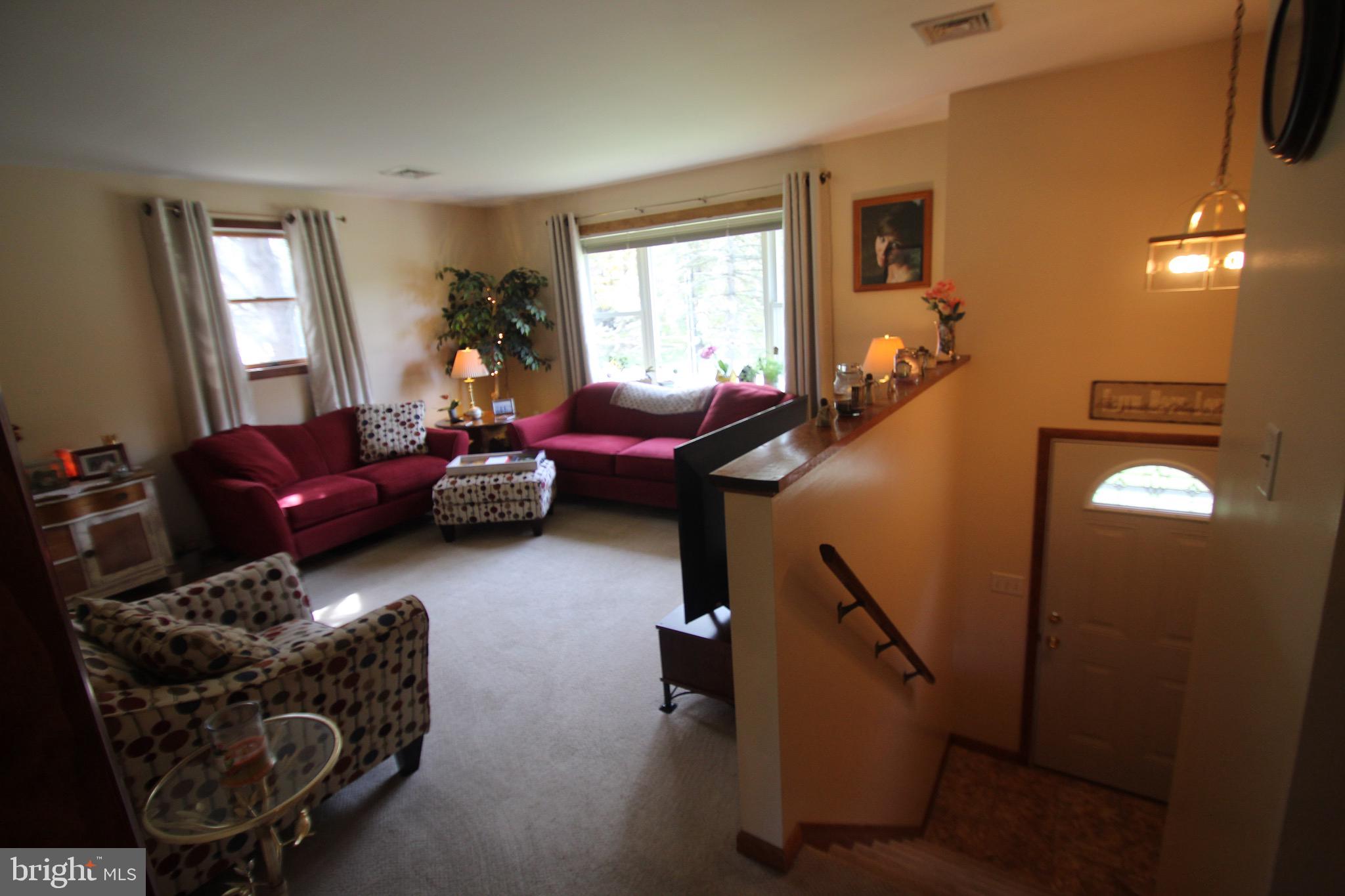 5287 Bossler Road Elizabethtown, PA 17022 - Photo 3 of 34 Gallery Image 3
