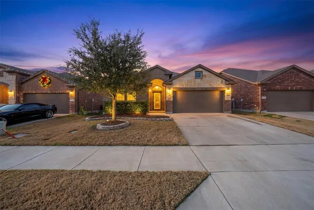 $356,900 | 11313 Golden Ridge Lane, Fort Worth, TX 76052