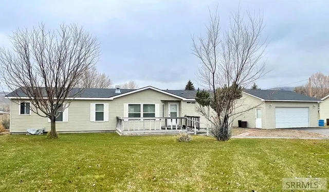 $469,000 | 410-408 Custer Street, Mackay, ID 83251