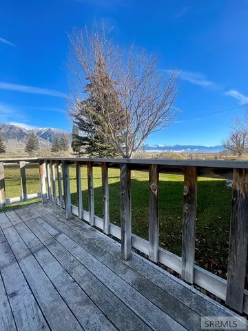 $469,000 | 410-408 Custer Street, Mackay, ID 83251