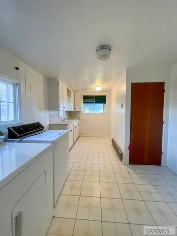 $469,000 | 410-408 Custer Street, Mackay, ID 83251