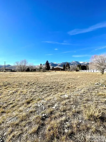 $469,000 | 410-408 Custer Street, Mackay, ID 83251