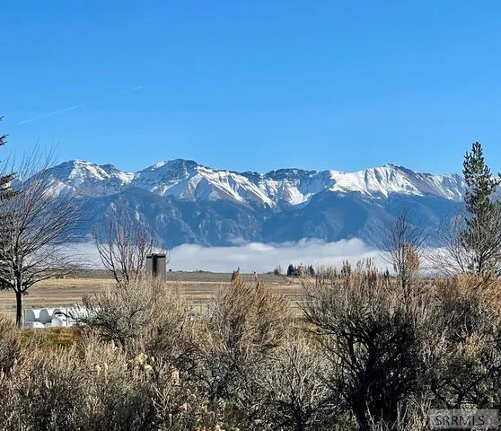 $469,000 | 410-408 Custer Street, Mackay, ID 83251