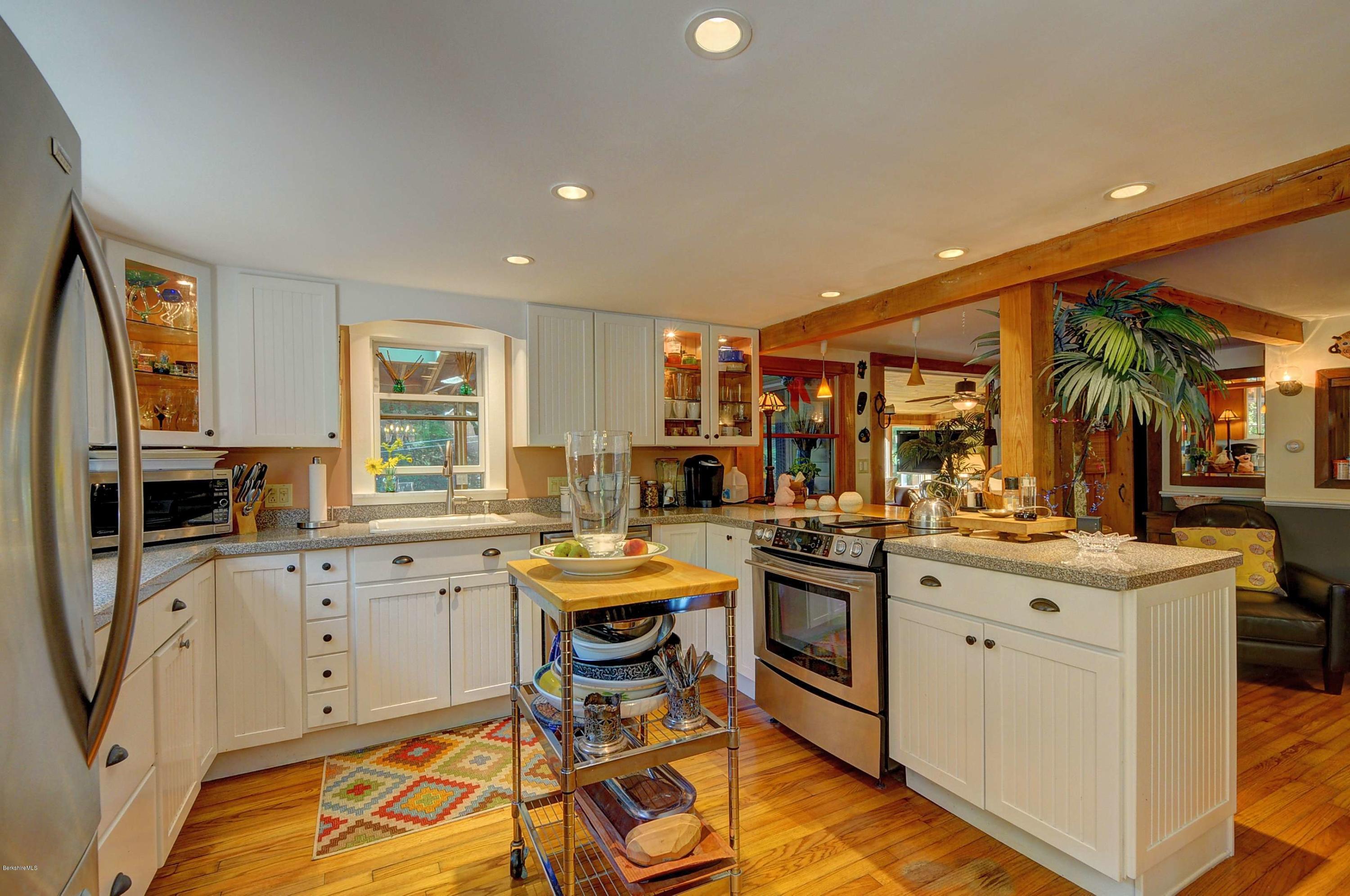 392 County Road Sheffield, MA 01257 - Photo 10 of 39 2003 Kitchen