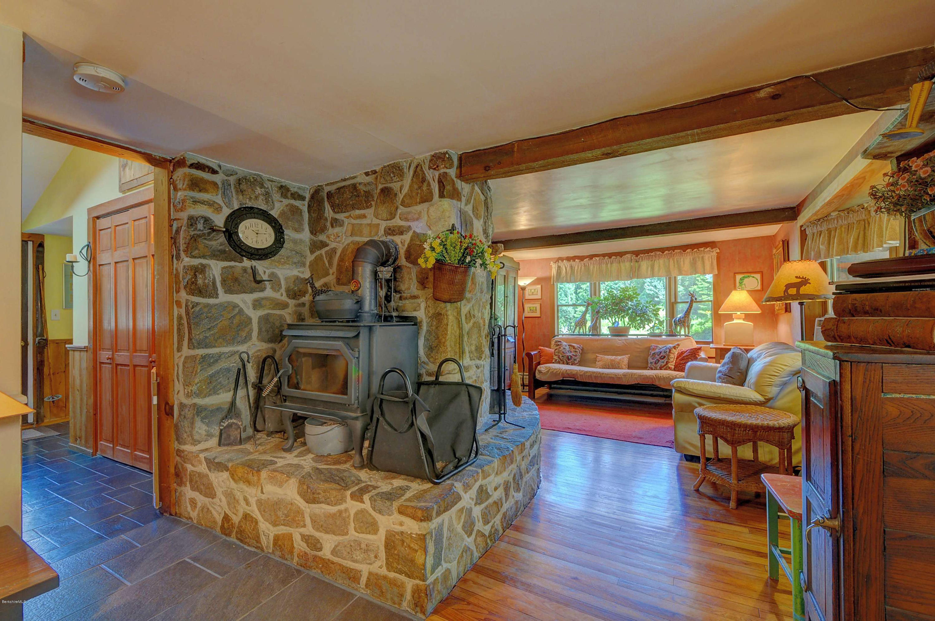 392 County Road Sheffield, MA 01257 - Photo 14 of 39 2008 Living Room