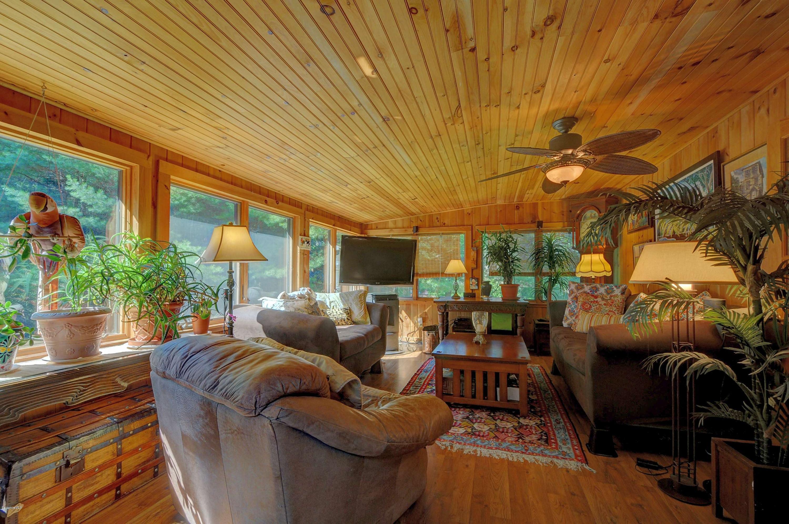 392 County Road Sheffield, MA 01257 - Photo 17 of 39 2013 Family Room