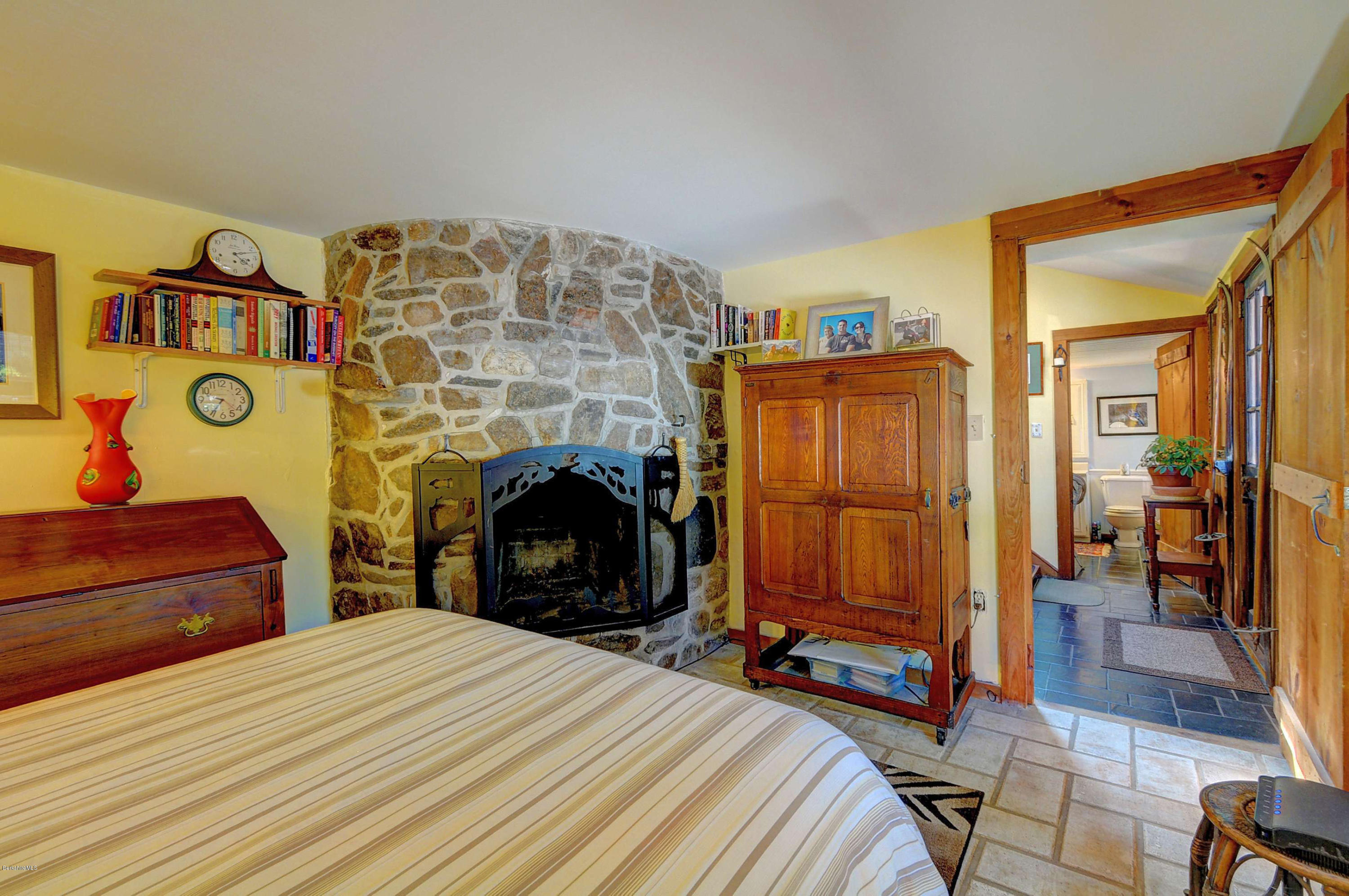 392 County Road Sheffield, MA 01257 - Photo 22 of 39 2121 Bedroom