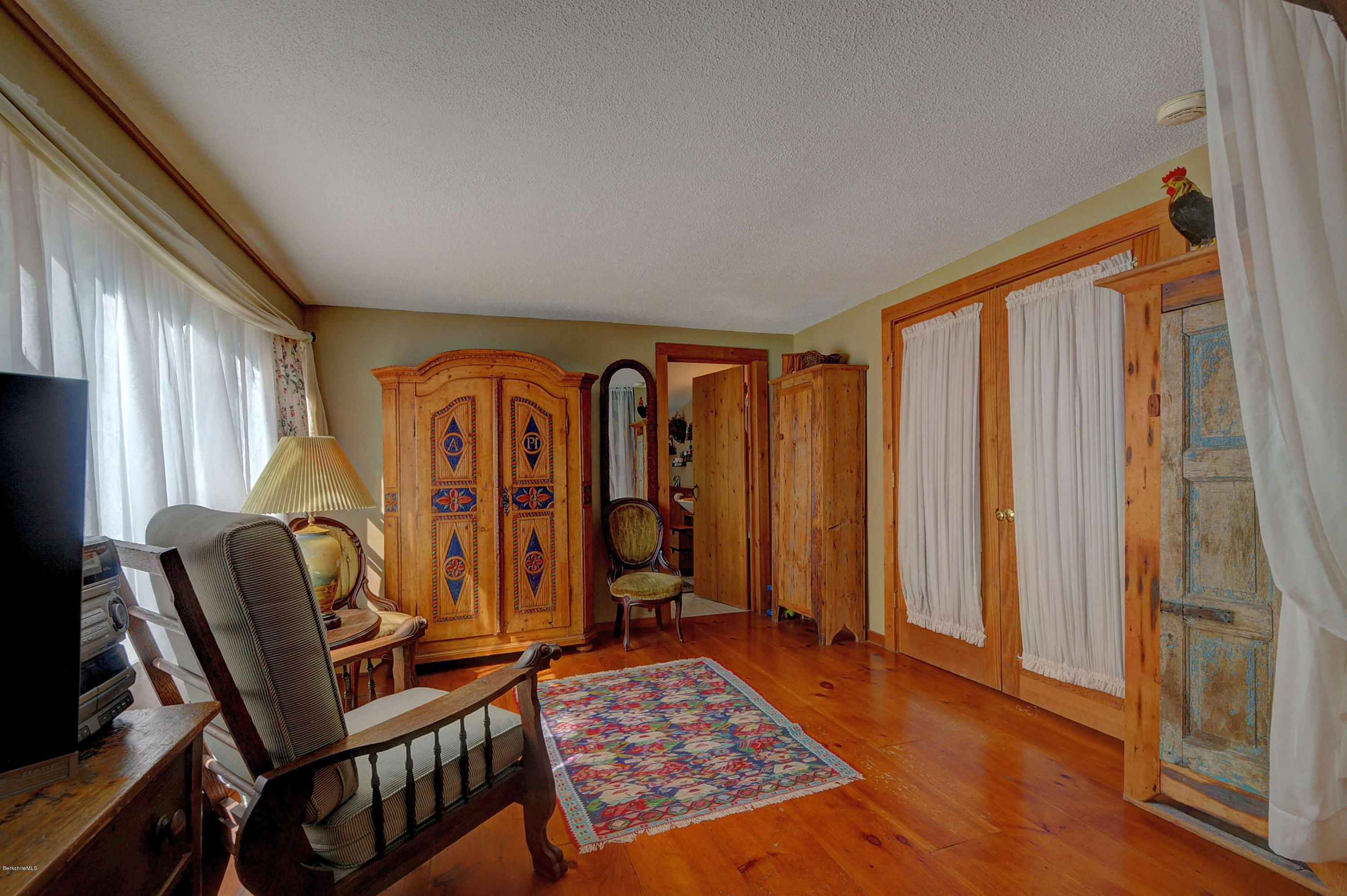 392 County Road Sheffield, MA 01257 - Photo 26 of 39 3026 2nd Floor Master Sitting Room