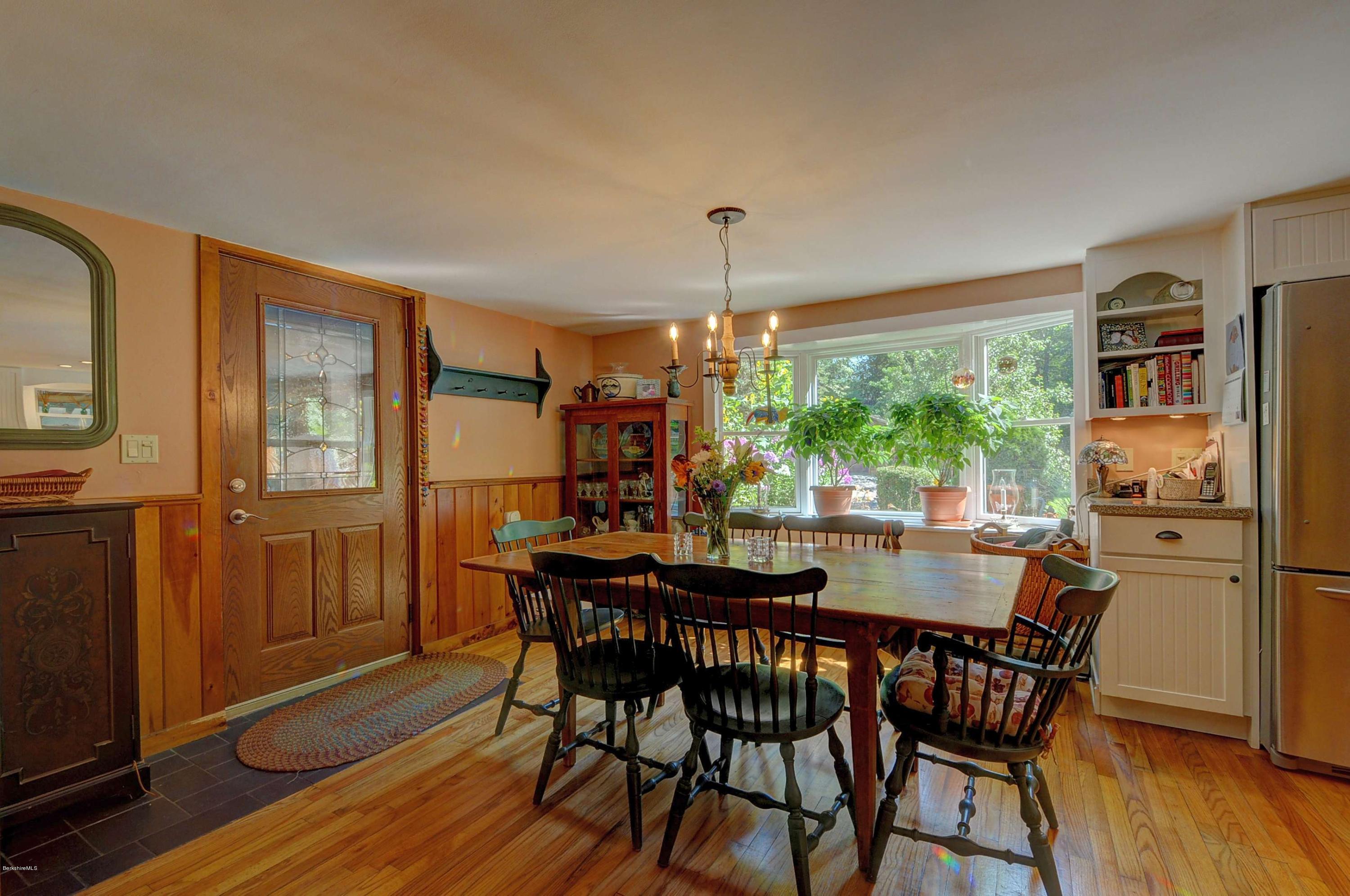 392 County Road Sheffield, MA 01257 - Photo 7 of 39 2000 Dining Room
