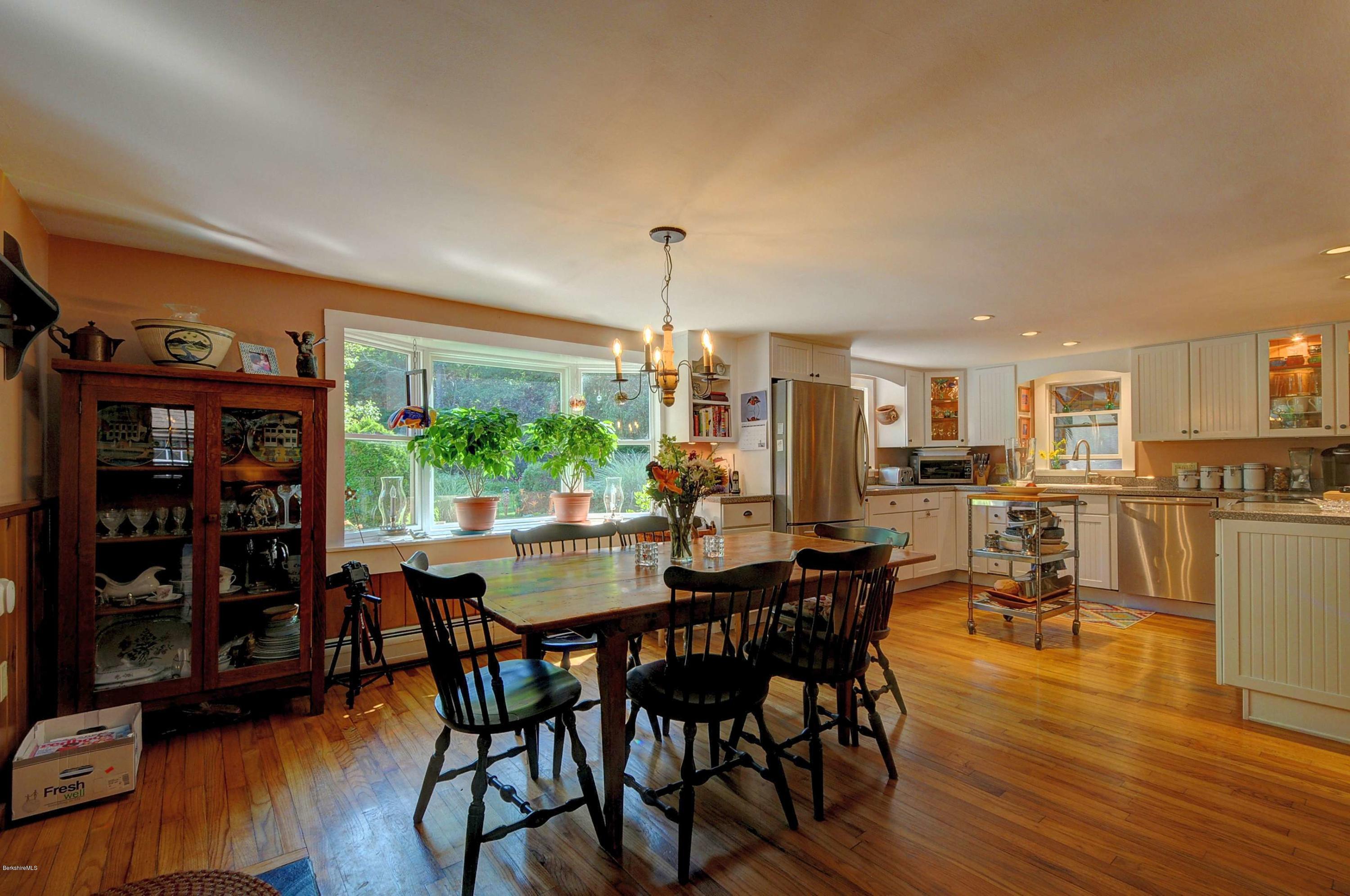 392 County Road Sheffield, MA 01257 - Photo 8 of 39 2001 Dining Room
