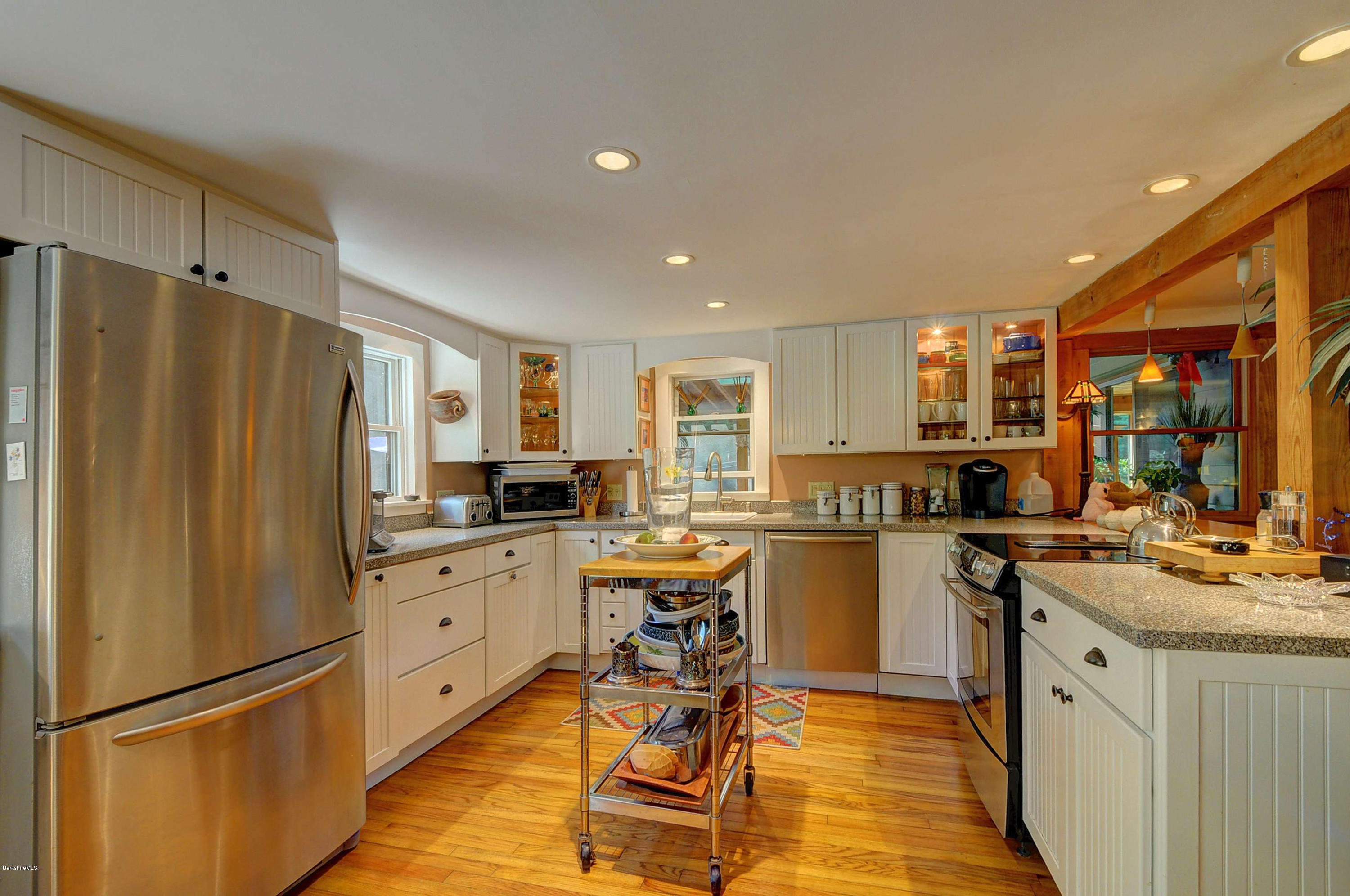 392 County Road Sheffield, MA 01257 - Photo 9 of 39 2002 Kitchen