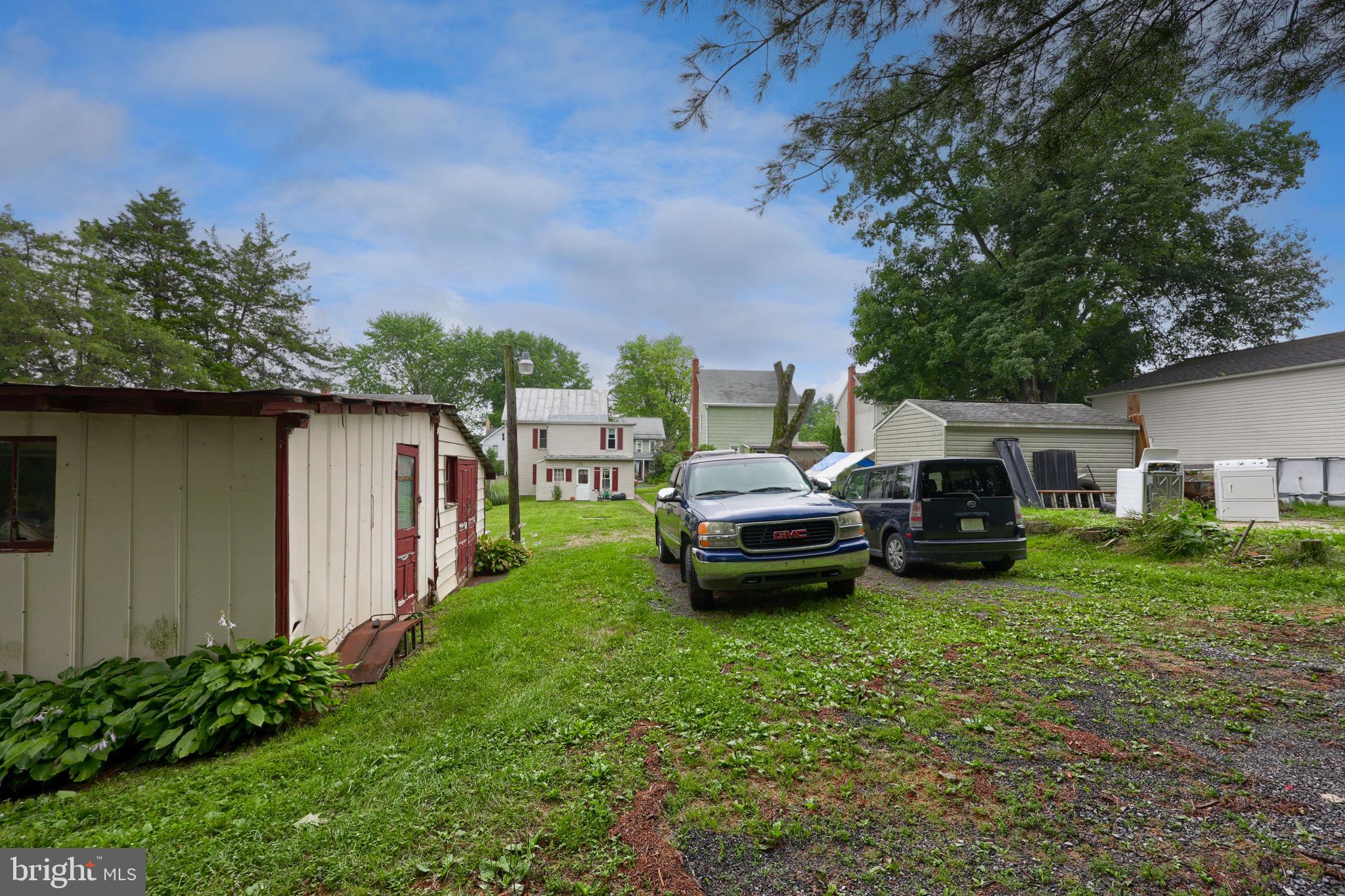 945 Maple Street Lititz, PA 17543 - Photo 27 of 28 Parking