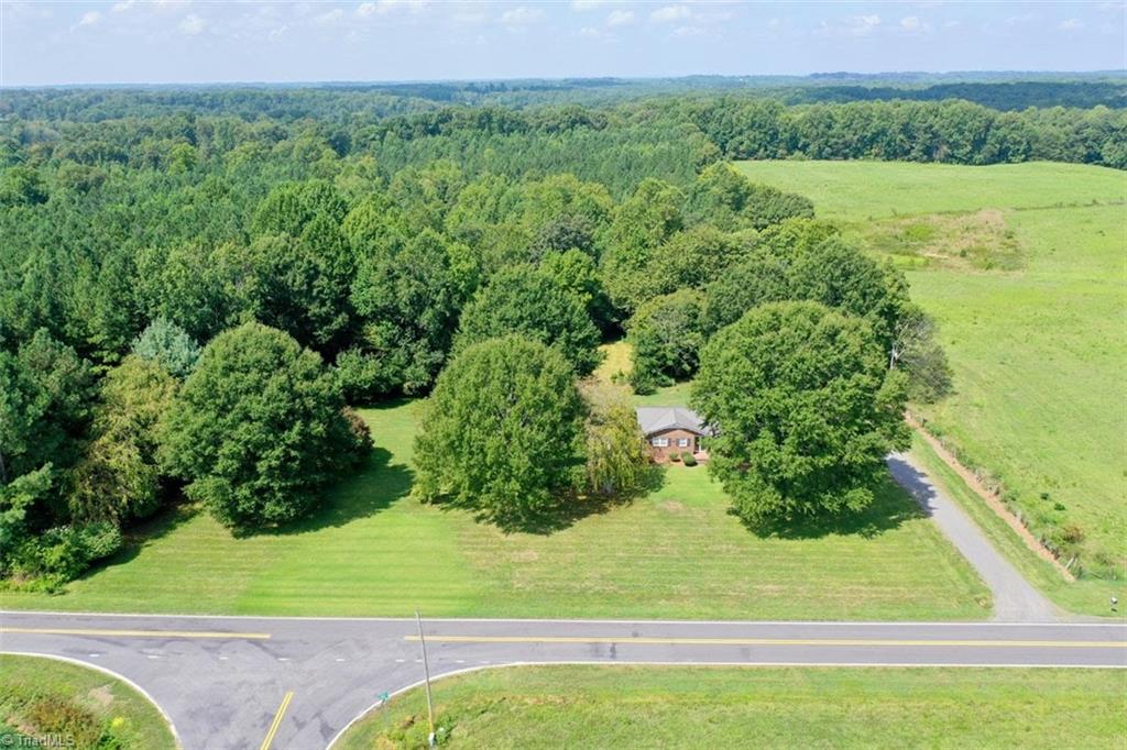669 Wagner Road Mocksville, NC 27028 - Photo 4 of 41 Gallery Image 4