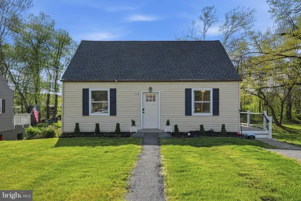 $299,900 | 714 Crosby Road, Front Royal, VA 22630