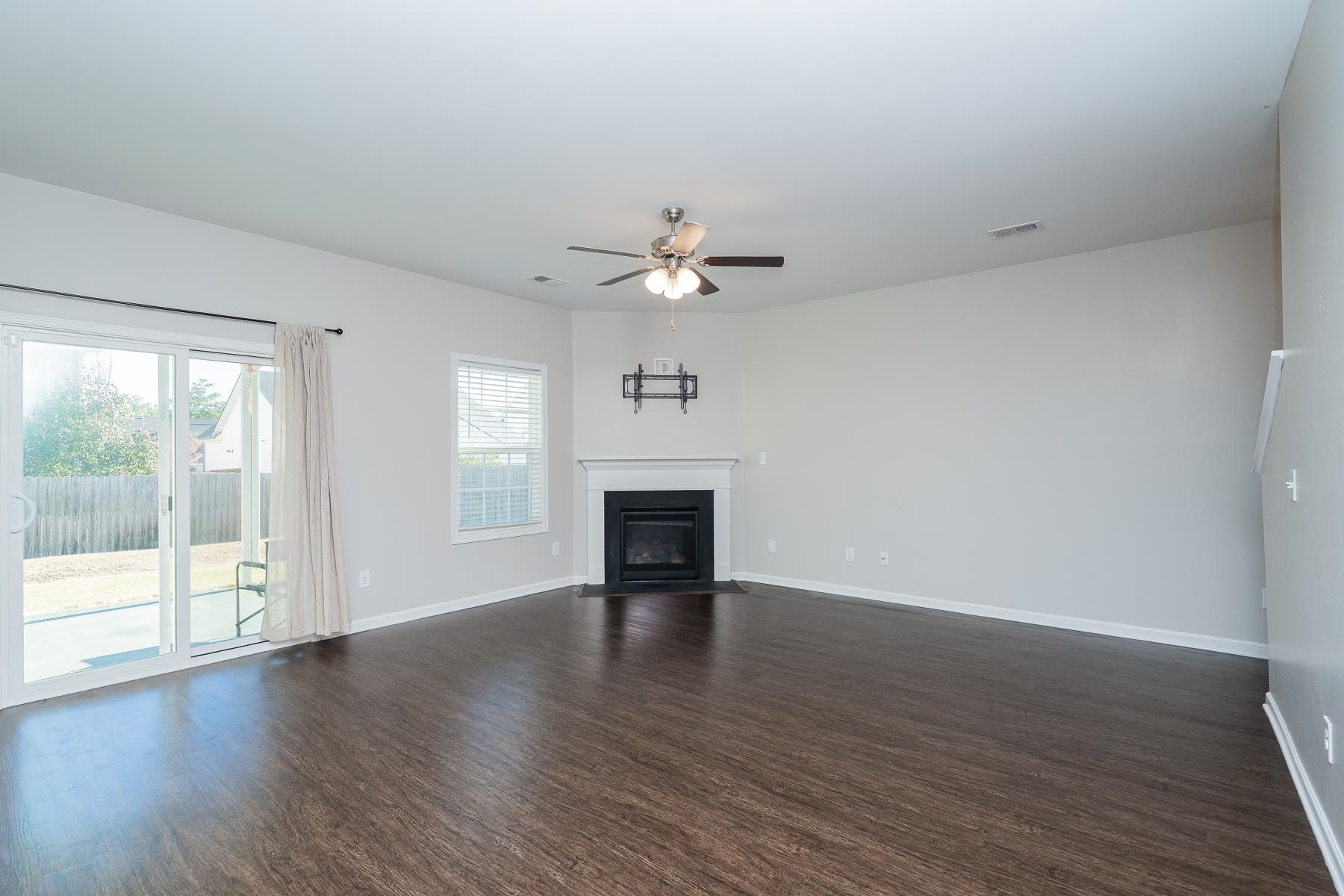 811 Camberwell Road Simpsonville, SC 29680 - Photo 13 of 33