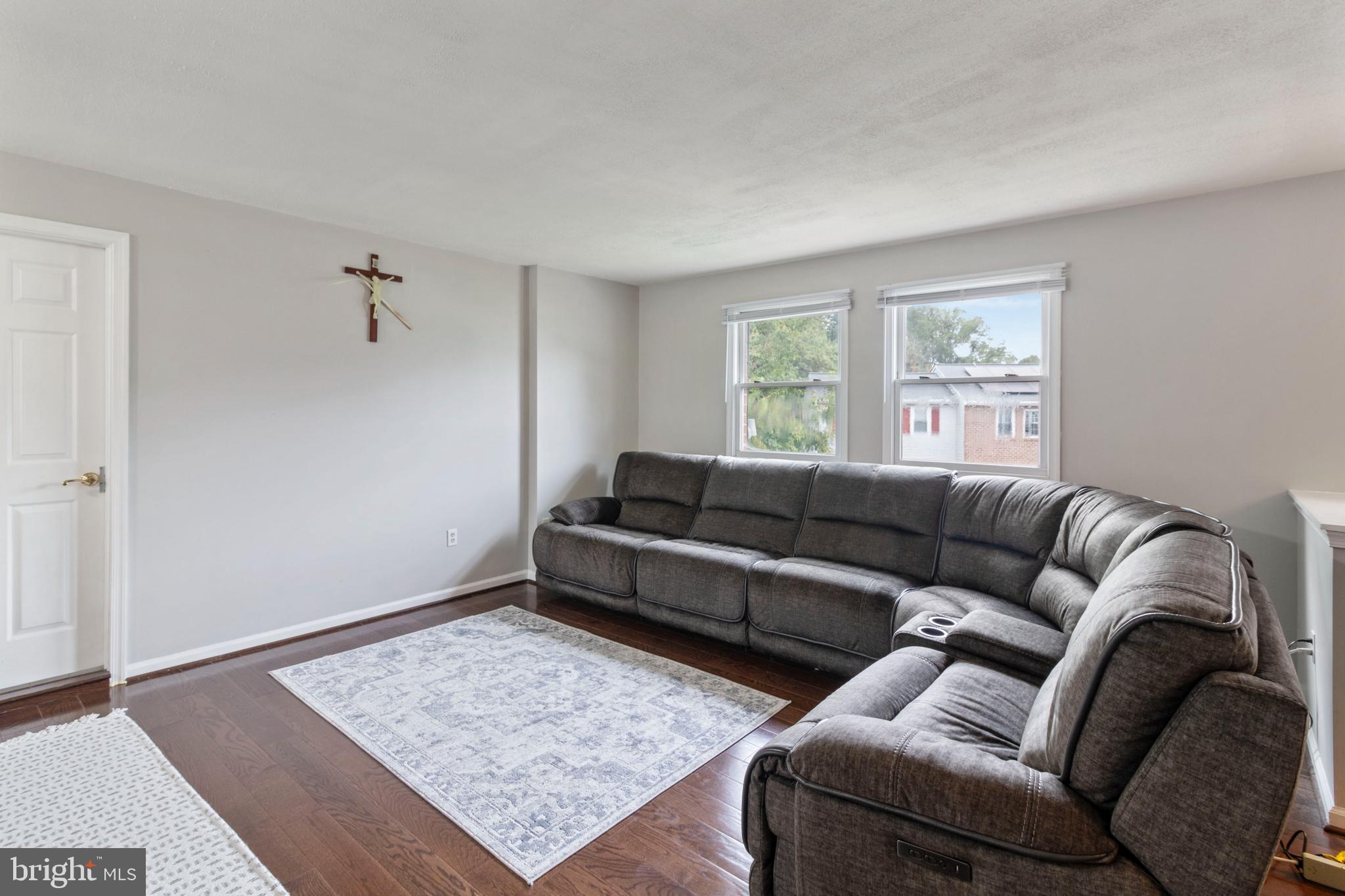 4626 Old Court Road Pikesville, MD 21208 - Photo 3 of 21 Living Room