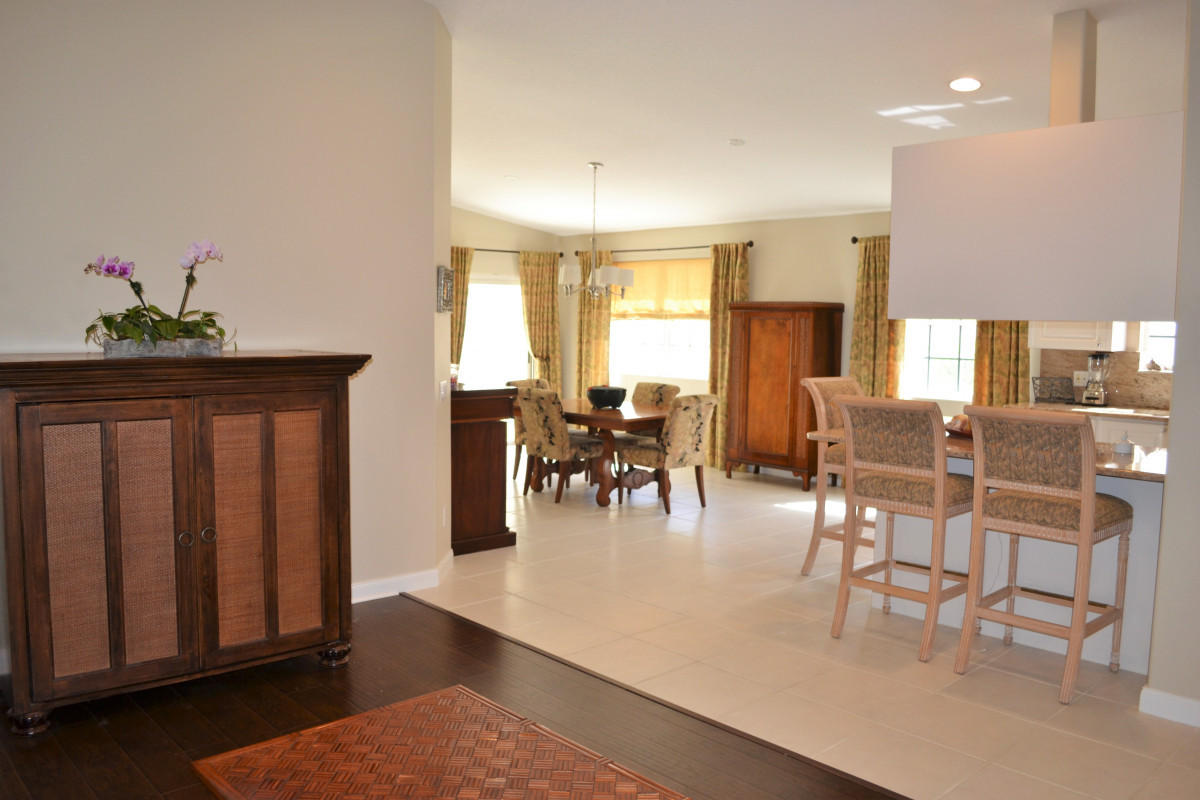 836 Southwest Balmoral Trace Stuart, FL 34997 - Photo 5 of 24 836LivDin0605jpg