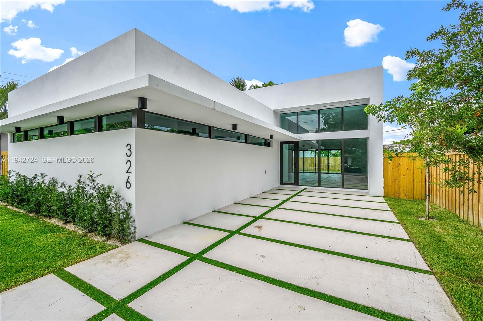 326 Northwest 40th Street Miami, FL 33127 - Photo 4 of 35