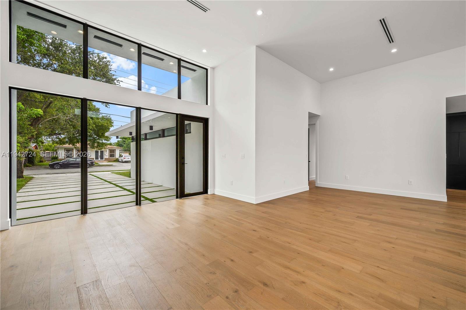 326 Northwest 40th Street Miami, FL 33127 - Photo 5 of 35