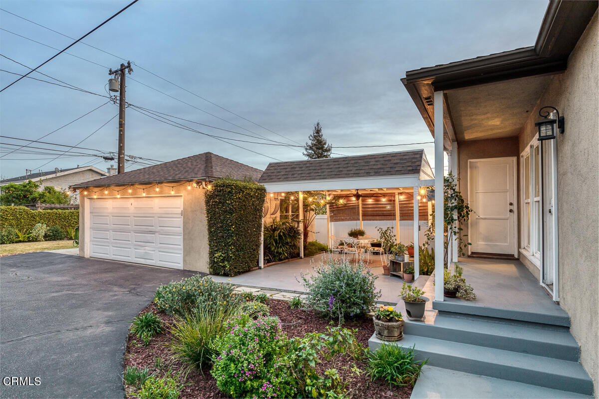 1404 Coolidge Avenue Pasadena, CA 91104 - Photo 29 of 33 a view of a building with a potted plant