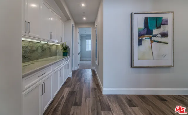 $9,000 | 810 South Catalina Avenue, Unit A, Redondo Beach, CA 90277