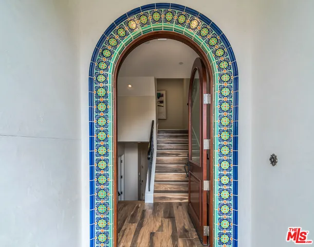 $9,000 | 810 South Catalina Avenue, Unit A, Redondo Beach, CA 90277