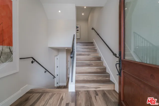 $9,000 | 810 South Catalina Avenue, Unit A, Redondo Beach, CA 90277