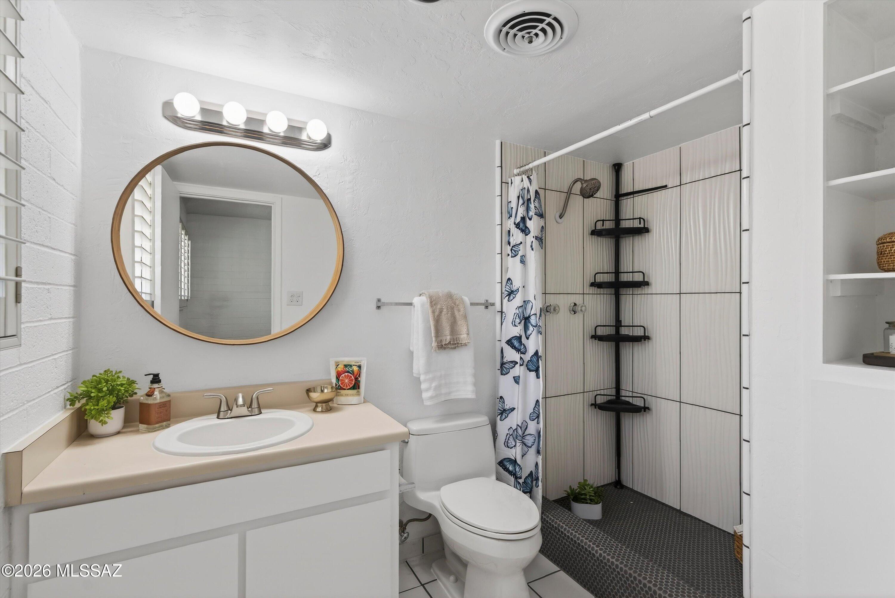 5901 North Oracle Road, Unit 24 Tucson, AZ 85704 - Photo 14 of 32 Primary Bathroom