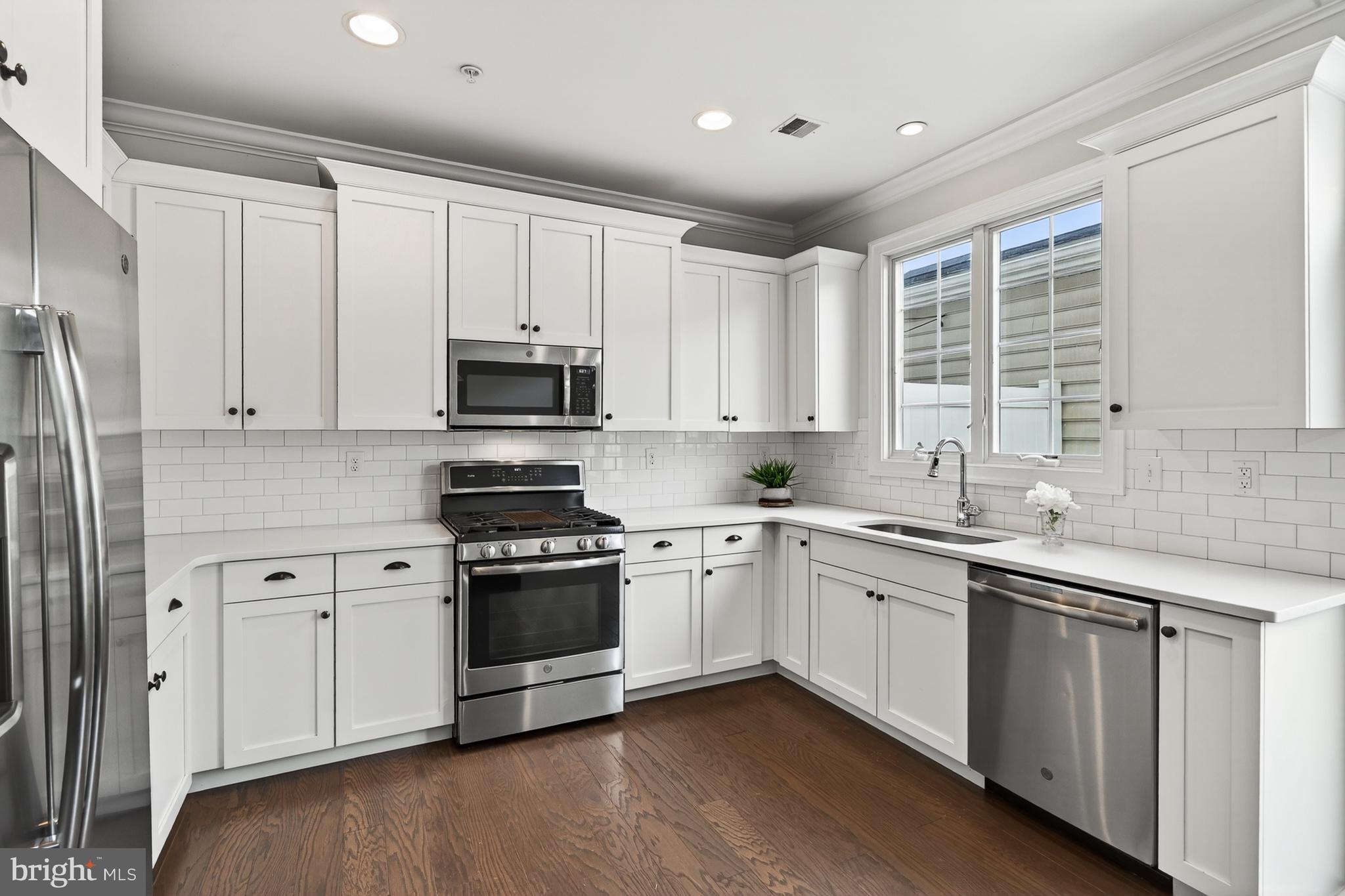 610 D Street Kennett Square, PA 19348 - Photo 6 of 24 Stainless steel appliances with gas cooking